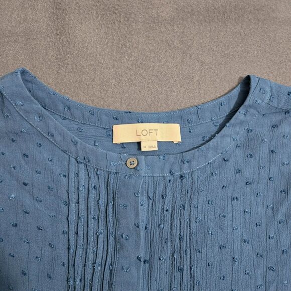 LOFT Petite Women M Blue Button-Up Pleated Chest Blouse Textured - Picture 3 of 11